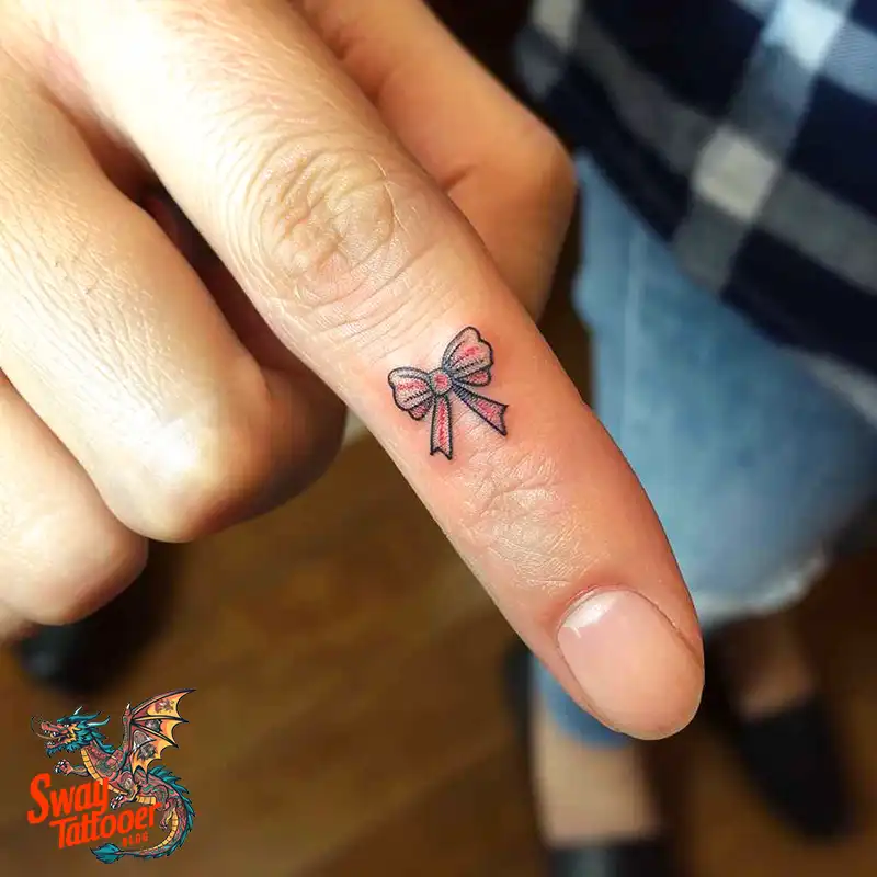 Awesome Feminine Finger Tattoo Ideas: Elegant Designs 48 feminine finger tattoo